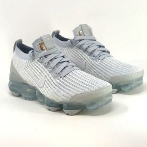 Women’s Nike Vapormax flyknit 3 Sz 5 pure platinum